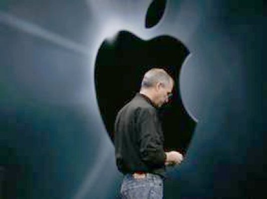 Casa în care a locuit Steve Jobs, călcată de hoţi